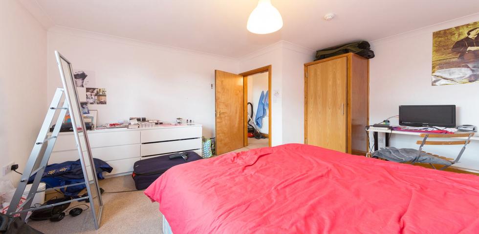 			NEW INSTRUCTION, 3 Bedroom, 1 bath, 1 reception Flat			 Kilburn Lane, QUEENS PARK